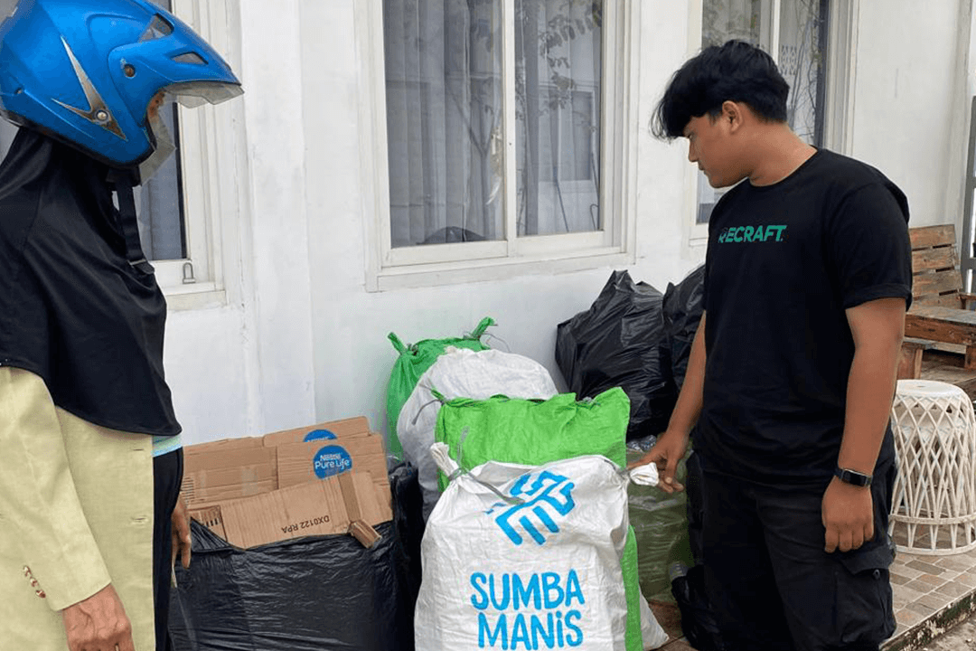 Setor sampah terpilahmu menjadi uang bersama Recraft!