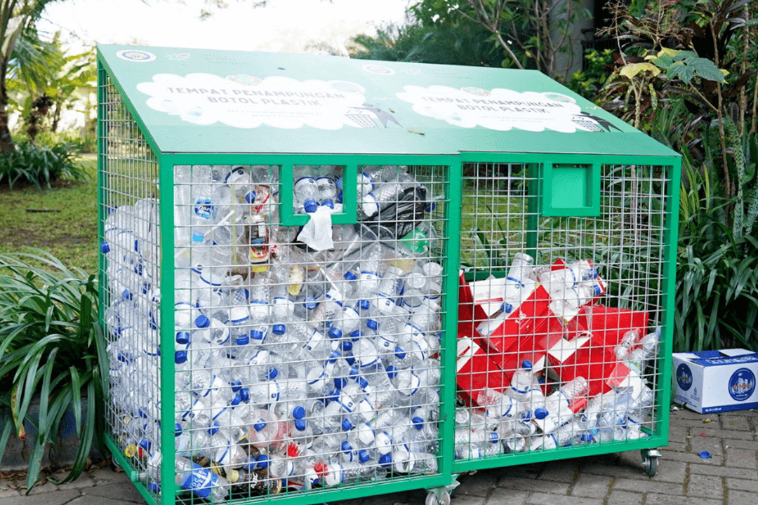 Kamu Bingung Cara Memilah Botol Plastik? Begini Carannya